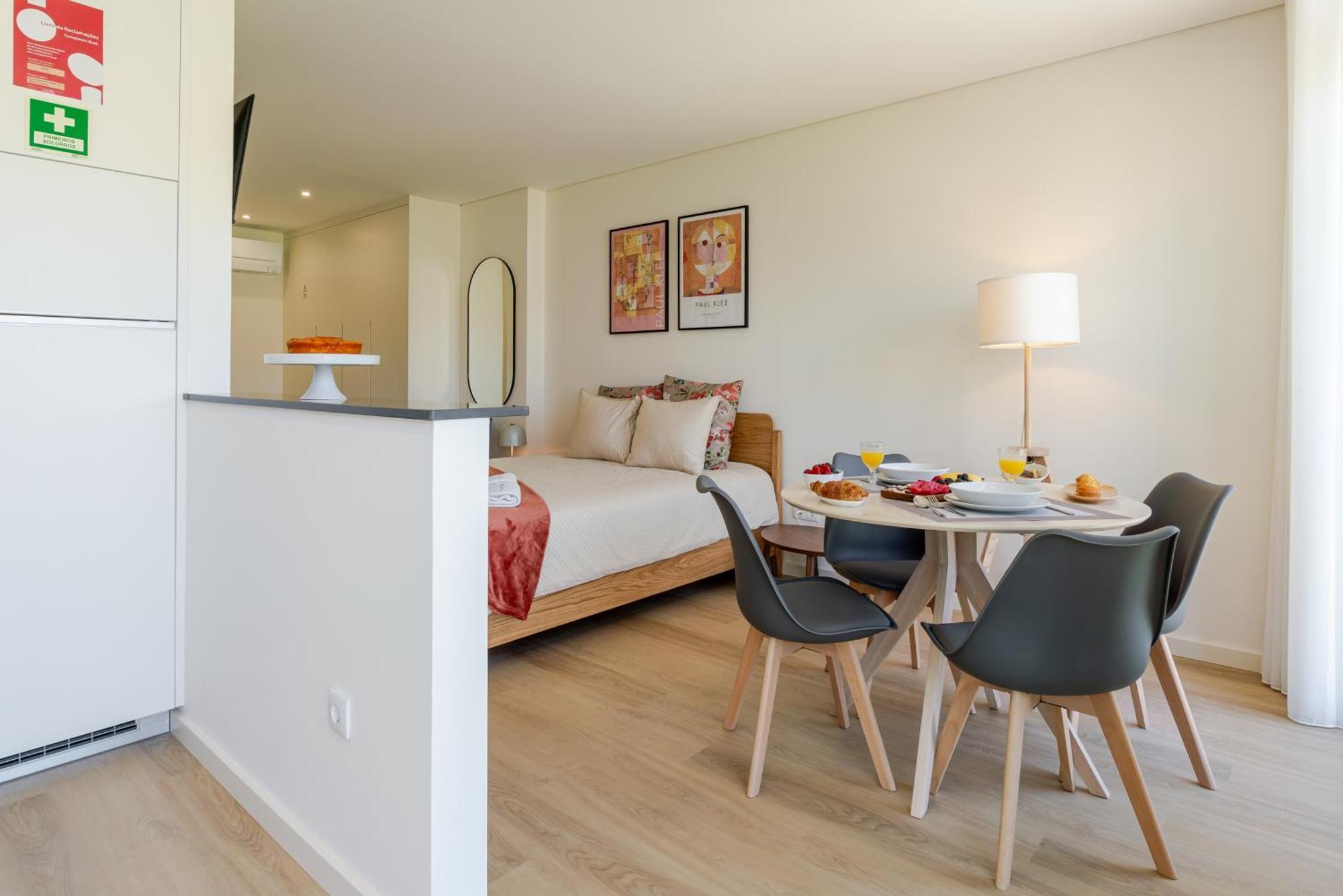 Hostwise - Premium & Modern Building Apartament