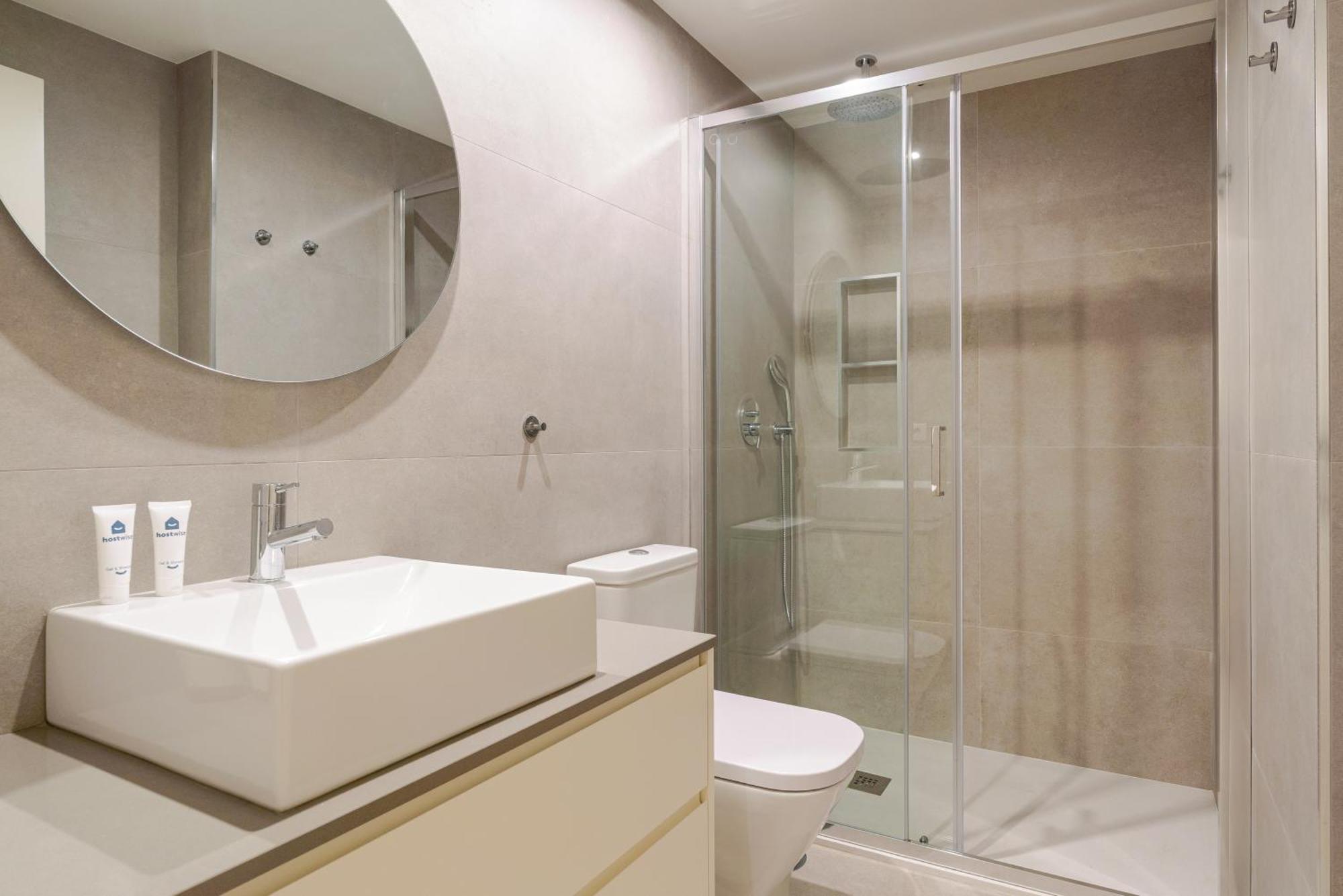 Apartament Hostwise - Premium & Modern Building *